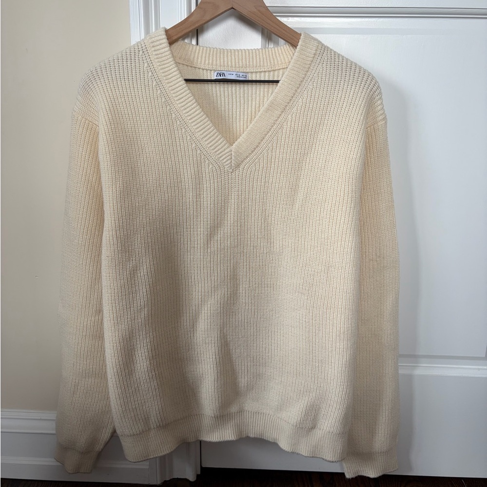 Zara Men's Cream V-Neck Relaxed Fit Wool Sweater